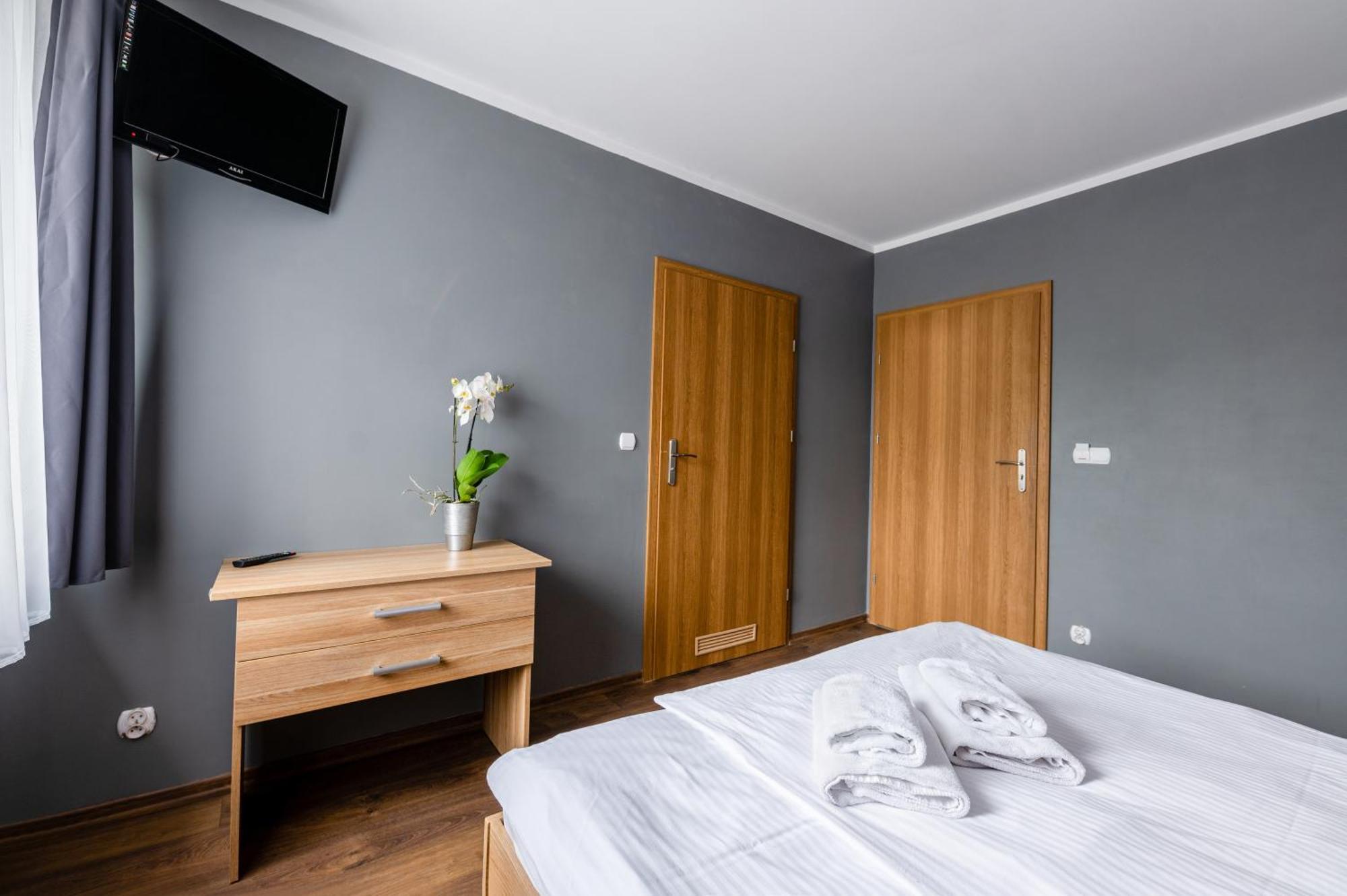 Sleep&Go Bed and Breakfast Lubliniec Eksteriør billede