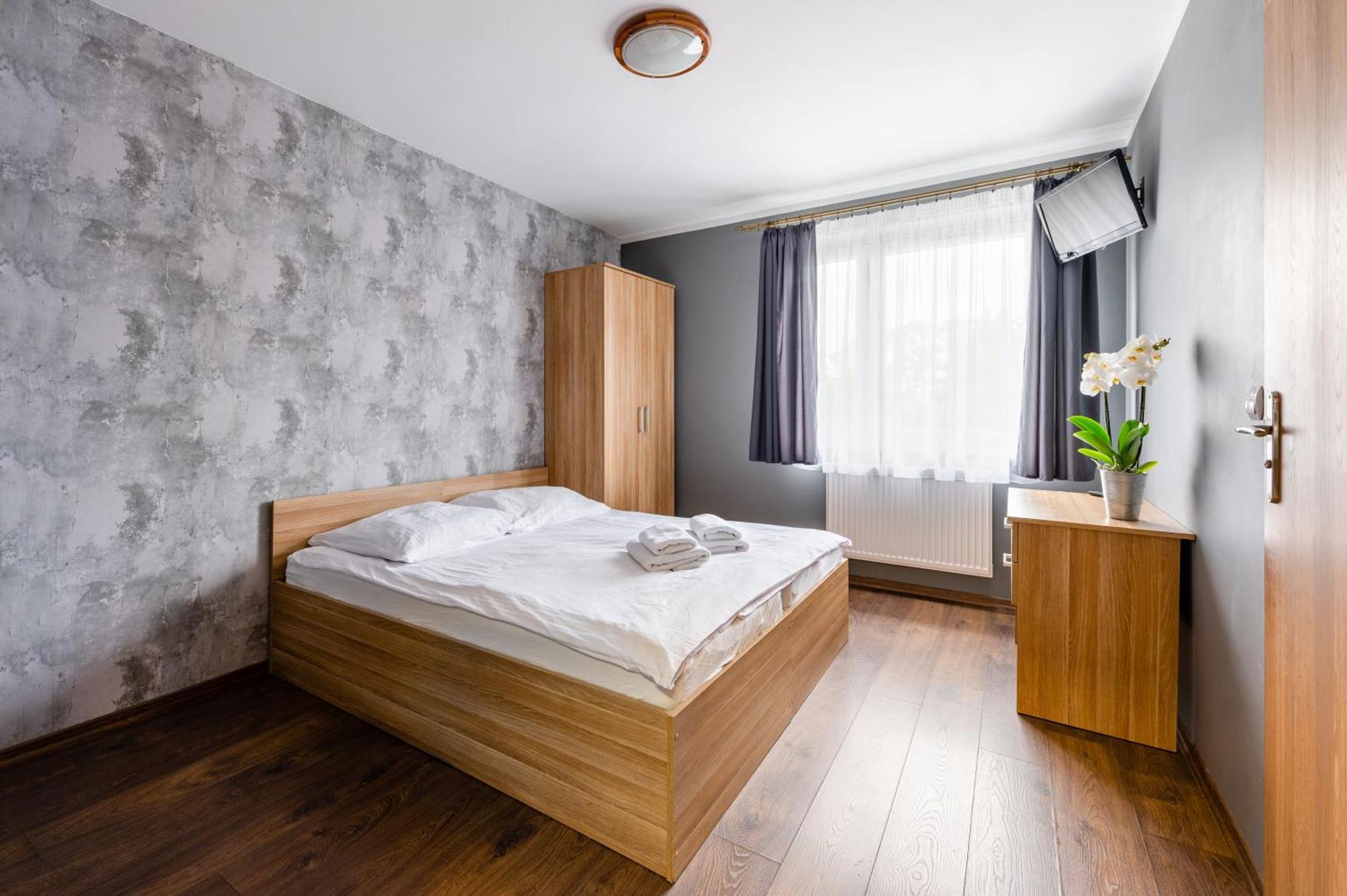 Sleep&Go Bed and Breakfast Lubliniec Eksteriør billede