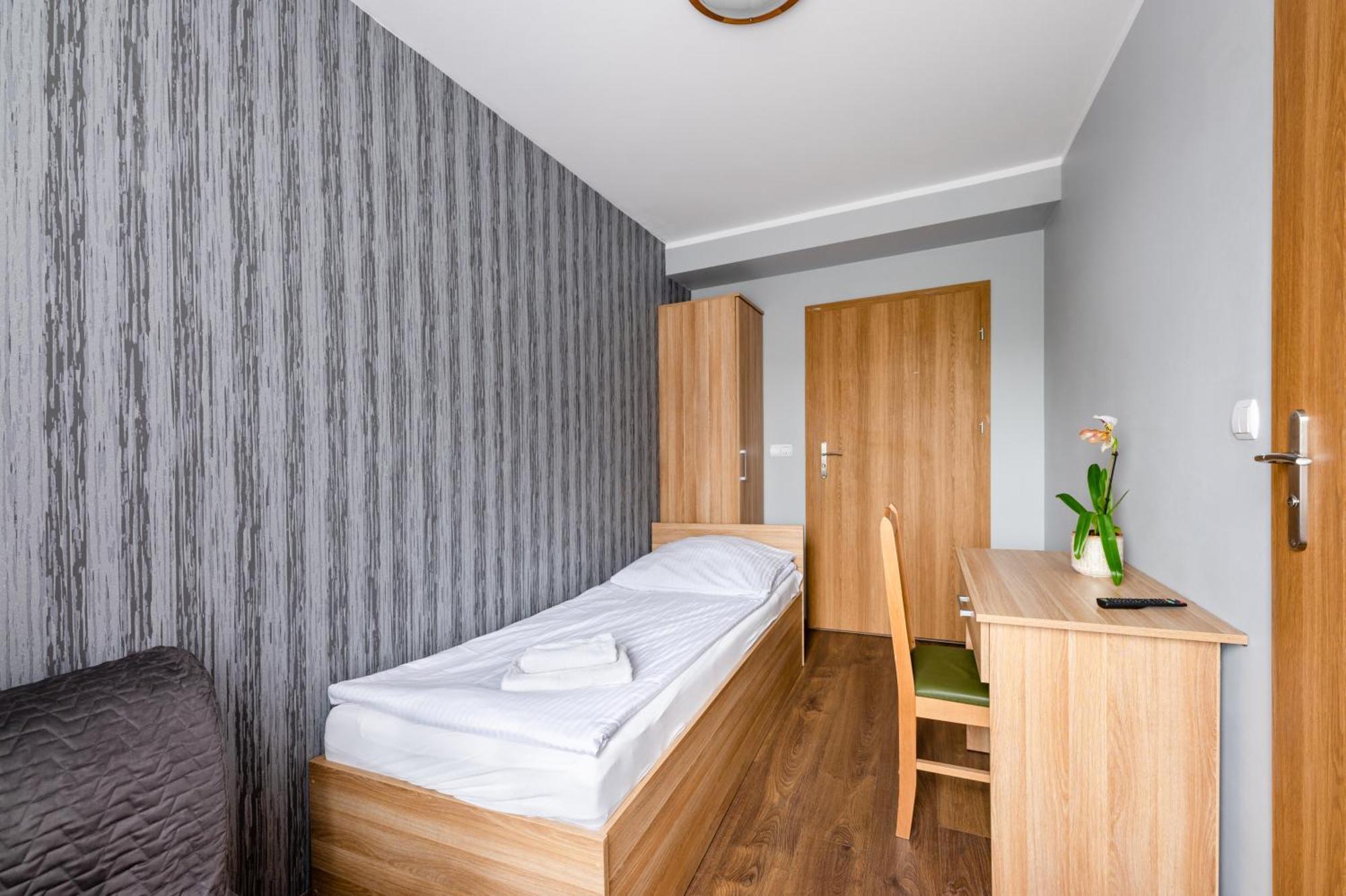 Sleep&Go Bed and Breakfast Lubliniec Eksteriør billede